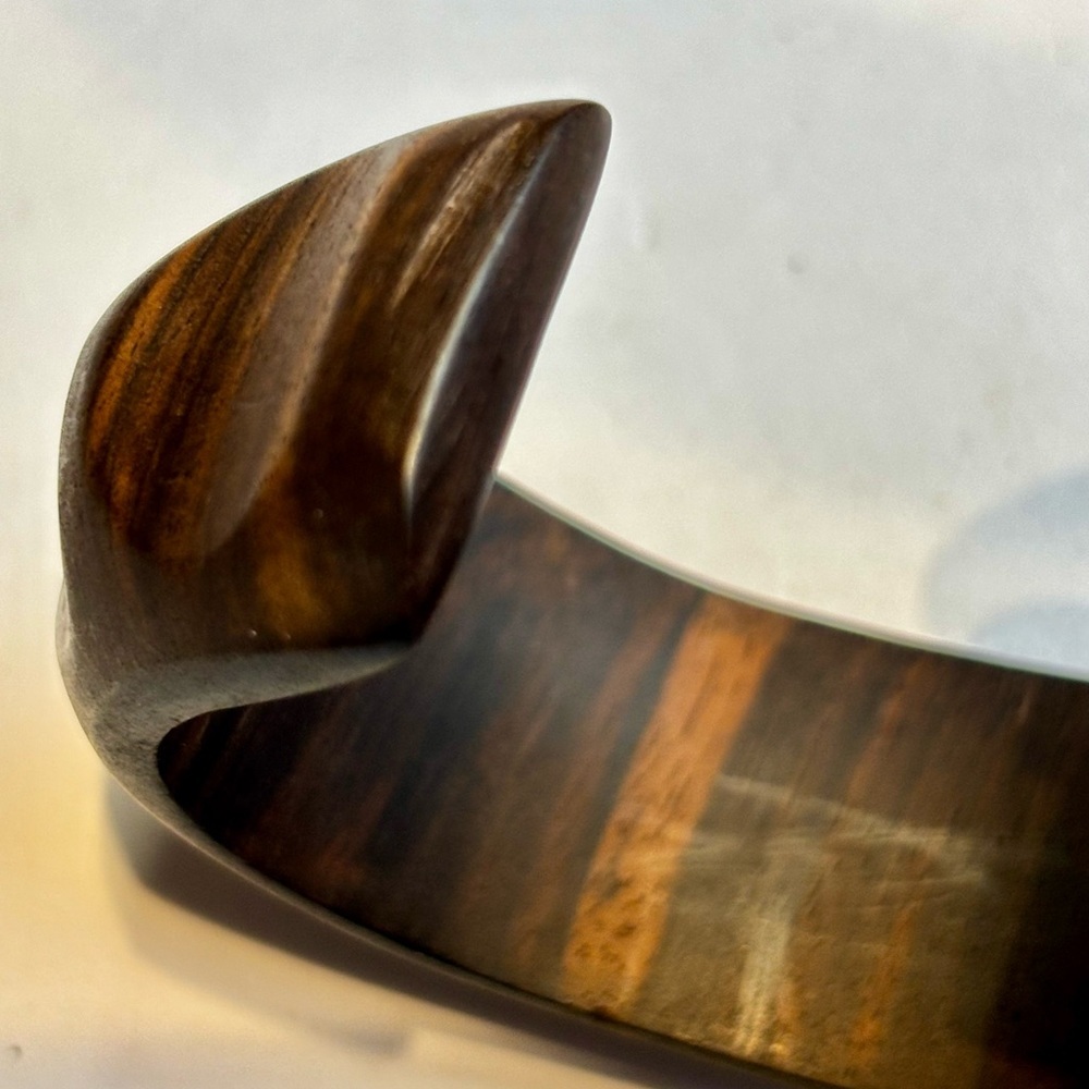 Vintage Hand-Carved Dark Wood Leaf Cuff Bangle - Picture 9 of 11